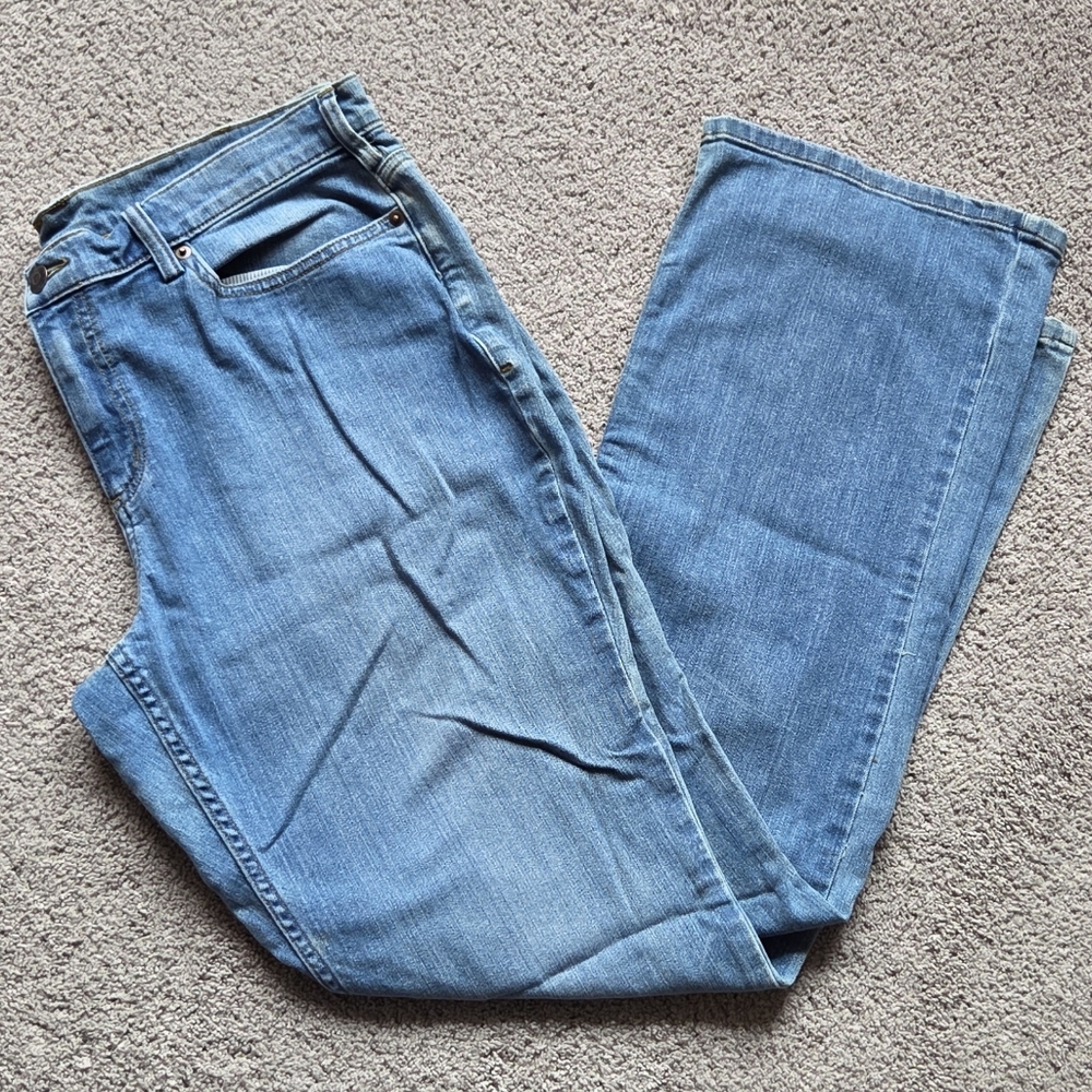 Duluth Trading Co Womens Light Wash Denim Bootcut Flare Jeans Size 14x33 Classic